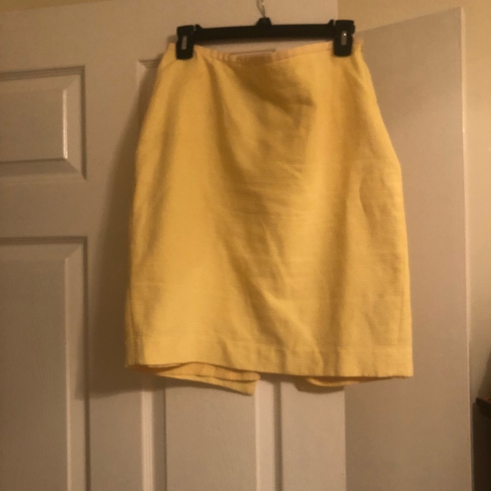 Limited skirt